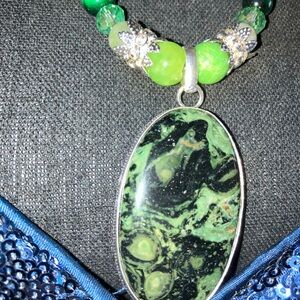 Elegant Green Pendant Necklace